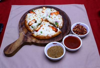 Paneer Tikka Pizza