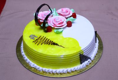PINEAPPLE CAKE